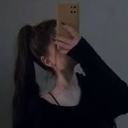 miakimido's profile picture. 