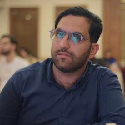 گرد و غبار کوی سگان تو بود و باز
کردند جاهلان طبابت دوا درست؟؟؟؟