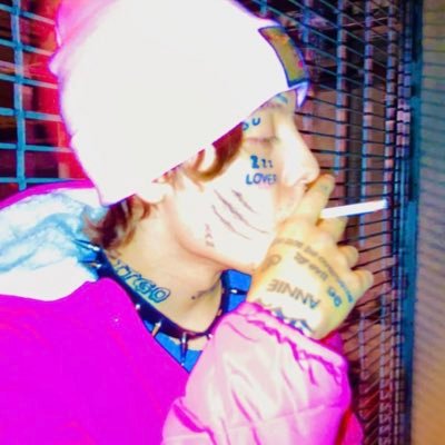 myh3adsp4ce's profile picture. 