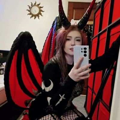 Cuteish_Demon's profile picture. 