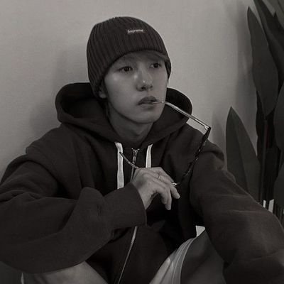 viendo aladdin con renjun