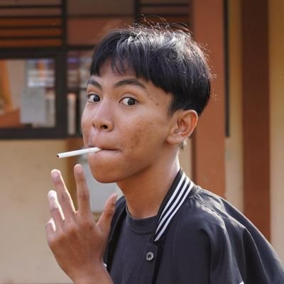 ItsMePou14's profile picture. act fool