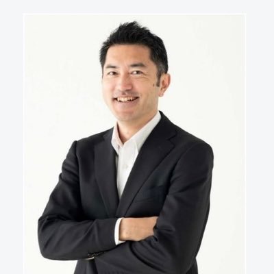 LEGENDARY HUMANITY CEO & founder🌏 Bridging the future with its process and innovation📝今めいっぱい縮んでその後いっぱい伸びればいい。 尺取虫は縮んだ後にどれだけ伸びるか決まる🦁3Dscan, Blender, @lh_vivi_