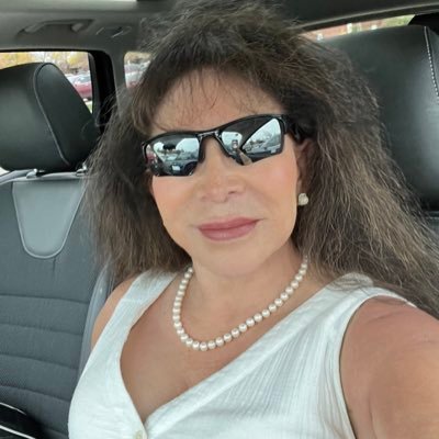 Teacher, Writer, Inspirational and Motivational Speaker, Honors God, Plays Golf, Loves to Sing and Dance. Single
