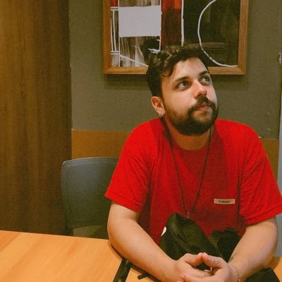 🏳️🌈 vocalista da @bprimeiradose 🌻 coordenador de marketing 📝 estudante de moda