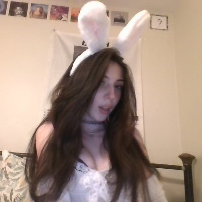 laynasux's profile picture. therapy was too expensive