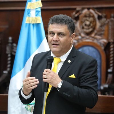 Diputado al Congreso de la República por Comunidad Elefante. Mi vocación es el servicio a mi país, sirviendo a las personas.