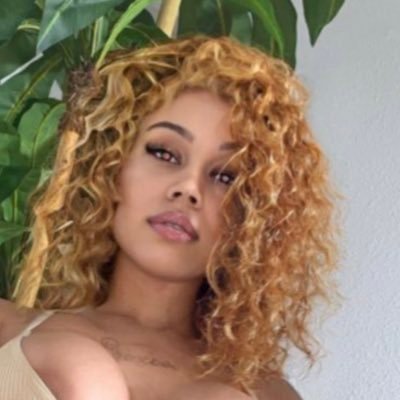 cum play with nasty queen 💕Content creator 💦💦I sext 📲 I moan 🤤I squirt 💦💦🍑🍑available for meetups 💯💯 dm for bookings HMU 🤙 for FaceTime