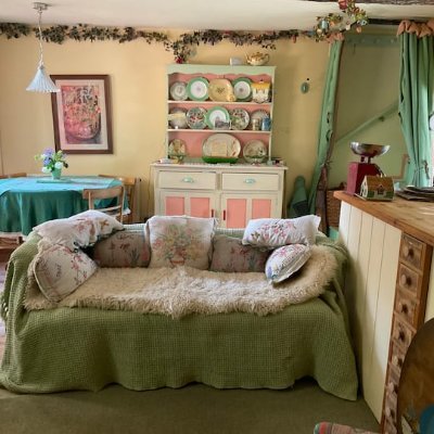 DiddlySqua69764's profile picture. A nobody...