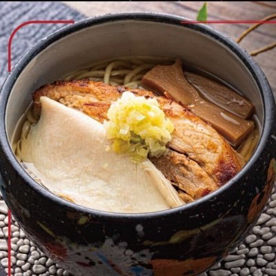 ラーメンデータベース大阪No1人類みな麺類とミシュラン中華澤田シェフの日本唯一コラボ店 \ 池袋駅C1出口から徒歩10秒 / 営業時間 月~木11:00~24:30 金土日11:00~25:30(L.O 閉店30分前)