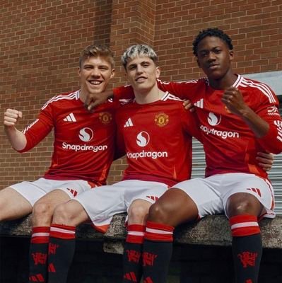 pHIQEcZwKdJD0oY's profile picture. Big wiz,central cee,Eminem,
Manchester united fan...
No bad vibes❌