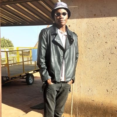 muzii's profile picture. Ngingumuntfu wabantfu