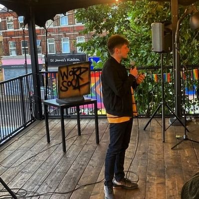 Hey, I'm a poet, writer and aspiring journalist. Follow for poems, writing prompts and strange journalistic questions.
Currently studying Newspaper Journalism