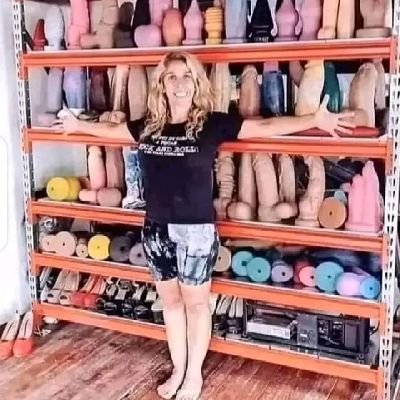 Goddess looking for a loyal sissy to training and make your kinks become reality?