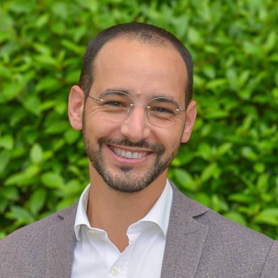 Curieux, communiquant et adepte du bon sens. Développeur de #business et facilitateur de la transformation #digitale en entreprise. #designthinking #ia #space