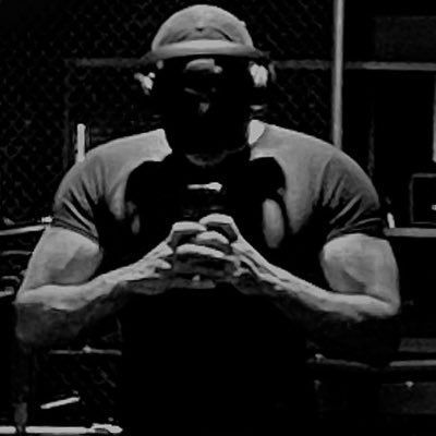 Bromva1's profile picture. 