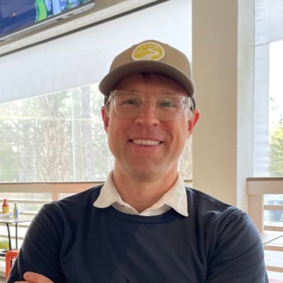 Associate Prof & DGS @UTKEnglish. 20/21c poetry, American literature & culture, the beautiful game. He/him.