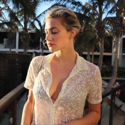 I Stan lili reinhart and Omar Rudberg fan account ( lili is my queen)