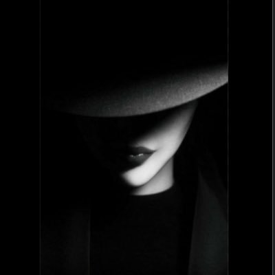 iiciiww1's profile picture. ثم إني غير قابلة للسرد بنص أو قصيدة.! أنا أبلغ من اللغة. وأعمق من الإختصار *استثنائية* *_ خفيفة الظل عميقة الأثر _*🔥🖤