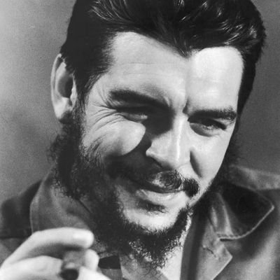 Sığındığım her yer adınla anılır
ben girerim, sokağı devriyeler basar
bir gülüşün eklenir kimliğime...
bide....
G❤️A💛L❤️A💛T❤️A💛S❤️A💛R❤️A💛Y