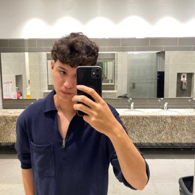 Roiberale's profile picture. Frontend Developer code-loving 💚