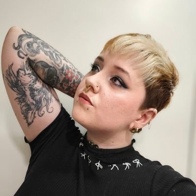 Dwaynah's profile picture. Claire - Metal - Video games - Tattoos.