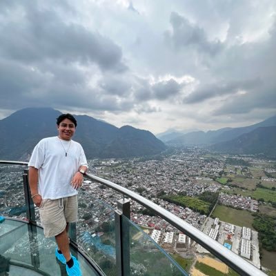 Web developer 👨🏽💻 | Travel Lover 🏄🏾♂️ | Amante de los atardeceres y las caminatas 🌅