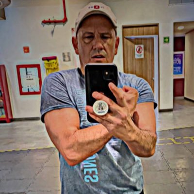 pelonchuk's profile picture. Experto en Transformación Humana