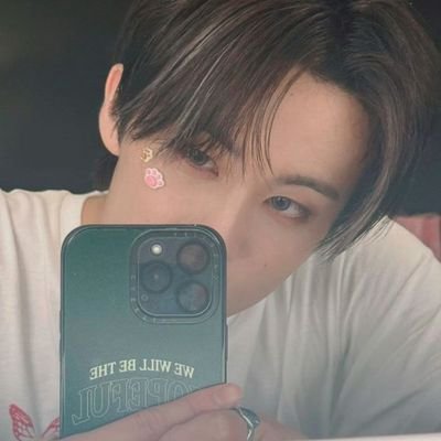 runhuhu's profile picture. 