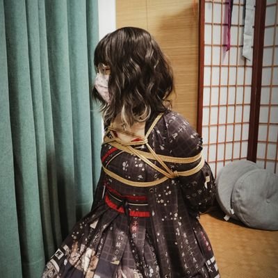 0551|爱穿 Lolita 和JK制服|喜欢被绑着放着不动|推上记录玩绳的小事|希望认识有意思的朋友