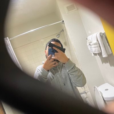 yHawqK's profile picture. 