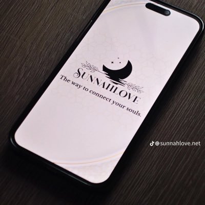 authoruthhe's profile picture. 