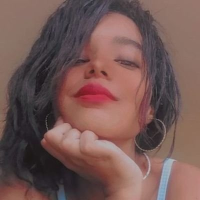 sou do Rio de Janeiro
tenho 21 anos
sou solteira
meu signo é aquário
e aqui eu sou nova