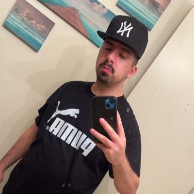 Bro_ItsResto's profile picture. Stay Positive! 👻SC:Bro_ItsResto/ 📷IG bro_itsresto #PinStripePride