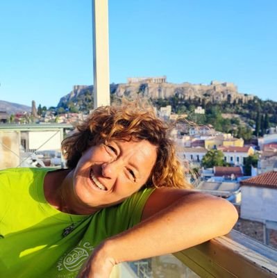 Al giorno d'oggi la gente conosce il prezzo di tutto e il valore di niente (O.Wilde)