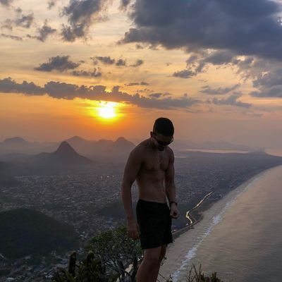 •RJ //// Dizem que o amor deixa a vida colorida. Eu discordo, meu amor é preto e branco ≛≣ @Botafogo // FJB //_\\🥷