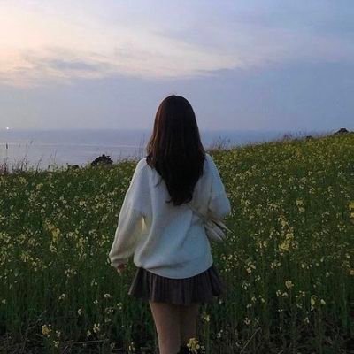 moe72500536305's profile picture. 