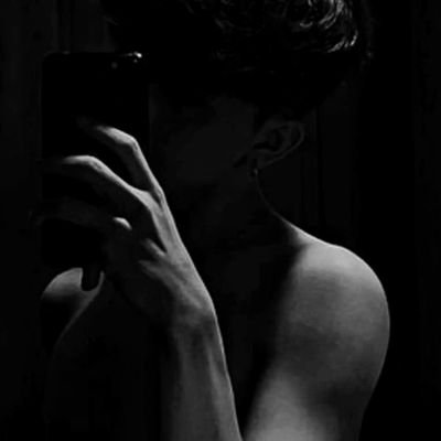 manusiaa189's profile picture. t! need b hyper.