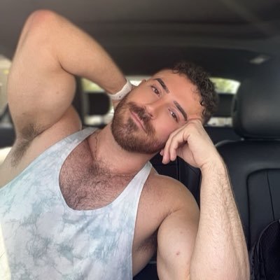 I’m just an idiot who likes working out, gaming, and drinking coffee. Be kind to others. ♥️