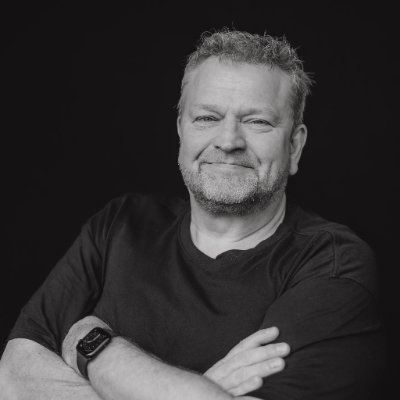 Gemeenteraadslid Hart voor Den Haag, eigenaar Combined Music, Programme Director Wild FM, radio & club dj, voormalig horeca ondernemer.