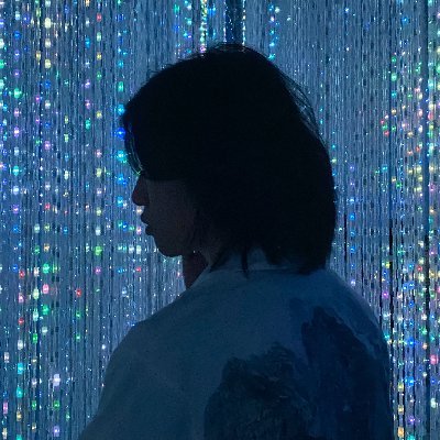 2water0804's profile picture. 长相普通，是一个变态 /喜欢绘画，擅长刺青，懂点陶艺，初识摄影 /随缘发图