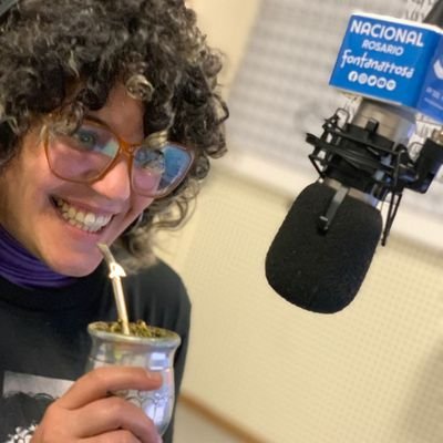 Periodista 🧉 de lunes a viernes 📻
#NacionalRosario 🌤🫡 de 7 a 9 y #viajealcentrodelatarde x @si989 ✈️
Dom: #lamateriaimpertinente por @radiounr 🙂