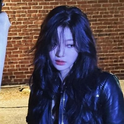 momoocimo's profile picture. 7teen | she/her | loving haechan                                                     
                 bismillah fkg unair 2025