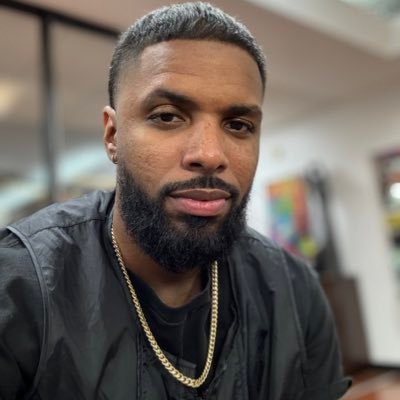 Air Force Veteran. Ammy MMA fighter. I.T guy and casual game head. New Barber 💈