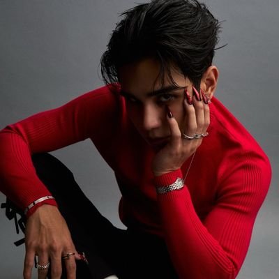 stayonsaturn_'s profile picture. falo de kpop, dorama e bl