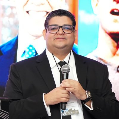 🇻🇪 Politólogo | Presidente de @polianalitica | Profesor de marketing político y electoral | Creo en Dios.