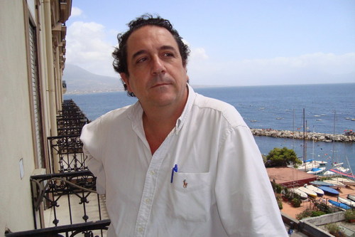 Persona, médico, oftalmólogo, director de FacoElche y de la Fundación Dr.Soler.Senderista