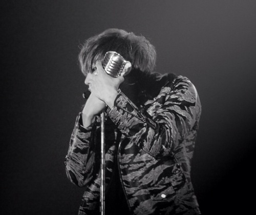 I'm not real hyunseung. I'm bot. I do fan service for Beauty. come to me.  Real hyunseung is not twitter.