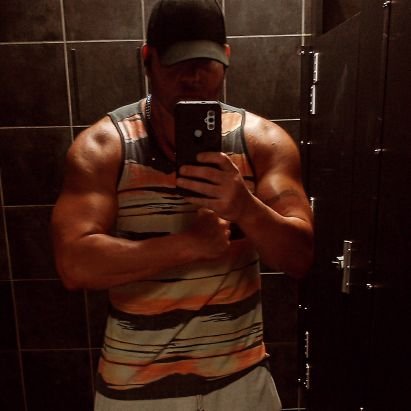 BillsGarin40683's profile picture. 