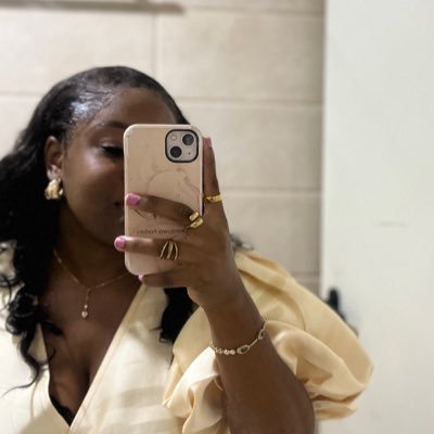 I tweet about perfumes, Jesus, medicine and life in general. Building The FragranceNco company https://t.co/KNLc4oHB0J